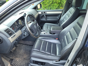 Volkswagen Touareg 4.9 D V10 (10 foto / 15)