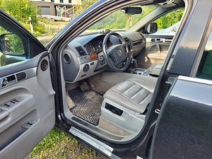 Volkswagen Touareg 2.5D ATM 2004 (7 foto / 12)