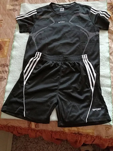 Спортивная одежда (2 фото из 4)
