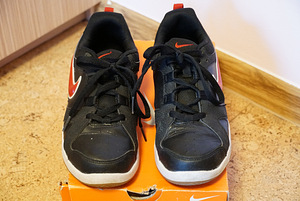 Кроссовки Nike (2 фото из 5)