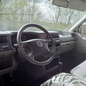 VW TRANSPORTER T4 2.5 TDI 75kW 2001 LONG (11 foto / 12)