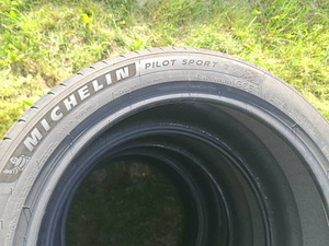 MICHELIN PILOT SPORT 255/45R20 DOT 2023 (2 foto / 6)
