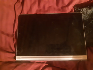 2 сломанных планшета LENOVO (3 фото из 3)