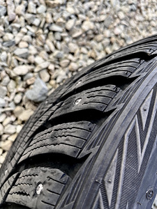 Зимние шины Nexen Winguard 225/45 R17 91T (шипованные) (2 фото из 10)