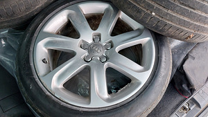 Audi a6 c6 R18 Original Valuveljed (1 foto / 8)