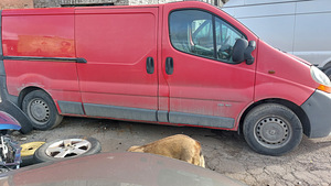 Renault Trafic 2004 запчасти (3 фото из 4)
