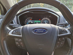 Ford Mondeo (13 foto / 15)