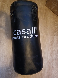 Vähekasutatud poksikott ja kindad Everlast (1 foto / 4)