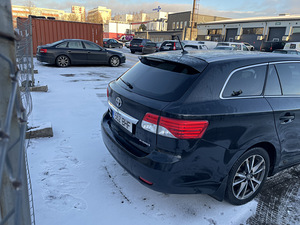 Toyota avensis (4 foto / 7)
