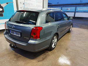 Totota Avensis (4 foto / 4)