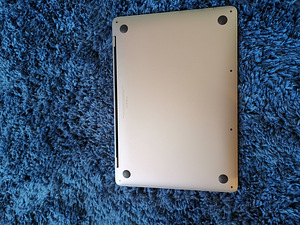 Apple Macbook Pro 13 inch 2019 (2 foto / 5)