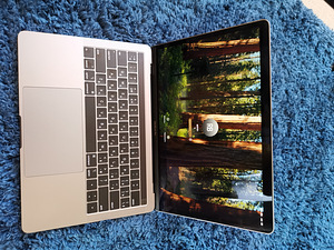 Apple Macbook Pro 13 inch 2019 (5 foto / 5)