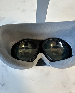 VR-очки PICO 4 (3 фото из 8)