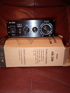Stereo Võimendus 130 W uus+ ühendus juhtmed jne. (2 foto / 9)
