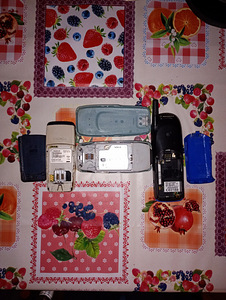 Nuppudega telefon Motorola+ 2 Nokia ilma Akuta ja laadijata. (2 foto / 3)