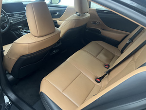 BOLT AUTORENT LEXUS ES300H HYBRID+LPG PREMIUM (3 foto / 3)