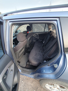 Toyota Rav 4 (10 foto / 12)