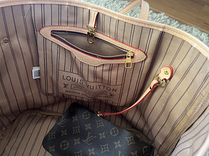 Сумка Louis Vuitton (2 фото из 3)
