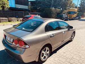 Honda Civic (7 foto / 10)