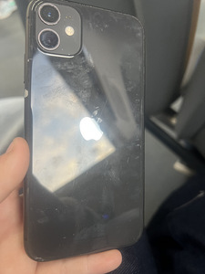 iPhone 11 (3 foto / 4)