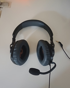 Kõrvaklapid JBL Quantum 100 (1 foto / 2)
