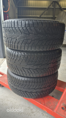 3 kasutatud Hankook Winter i*cept IZ2 lamellrehvid 245/40R18
