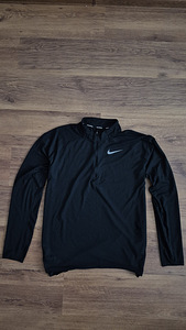 Nike Running Dri-FIT treeningpluus suuruses L (1 foto / 4)