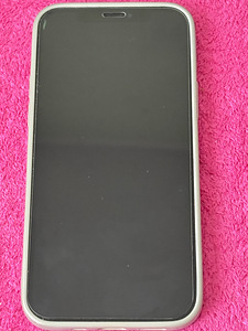 iPhone 12 (1 foto / 3)