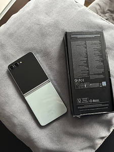 Samsung z flip 5 , 512GB Mint (1 foto / 3)