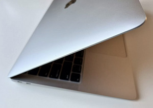 MacBook Air M1 Silver 16GB RAM (4 foto / 9)