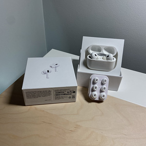 AirPods Pro (2 поколение) (4 фото из 7)