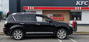 MITSUBISHI OUTLANDER XL 2.2 DI-D, 4WD 115 kW -09 (2 foto / 15)