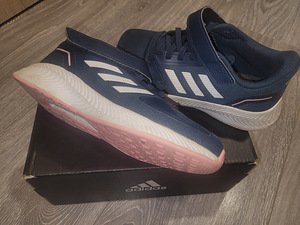 Adidas (1 foto / 1)