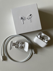 Apple AirPods Pro (1 foto / 3)