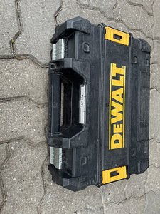 Оригинальные кейсы Dewalt (1 фото из 2)