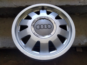 AUDI 15" 5x112 литой диск один (1 фото из 3)