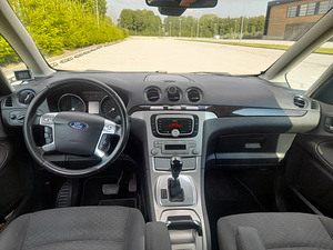Ford Galaxy 2,0 tdi 2009a (5 foto / 6)
