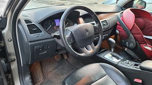 Renault Laguna (7 фото из 7)