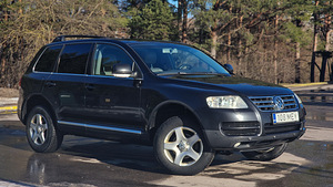 VW Touareg (10 foto / 10)