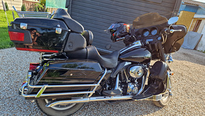 Harley Davidson Electra glide ultra classic (2 foto / 9)