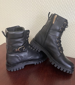 Tommy Hilfiger saapad S.39 (4 foto / 4)