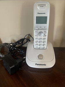 Panasonic juhtmeta lauatelefon