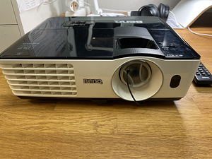 Projektor BENQ MW665 (1 foto / 4)