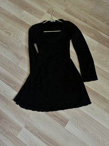 Женское платье (3 фото из 3)
