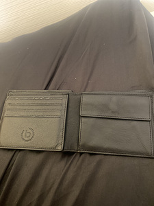 Продам Кошелек Bugatti (2 фото из 3)