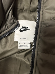 Nike talvejope-mantel (1 foto / 3)