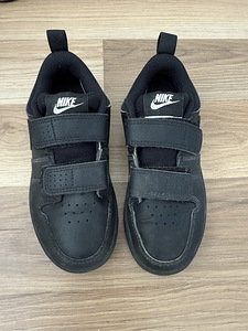 Кроссовки Nike (1 фото из 2)
