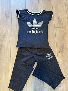 Adidas костюм (1 фото из 1)