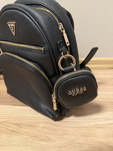 Guess (2 foto / 4)