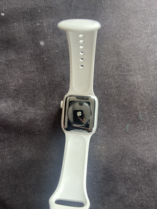 Apple watch (2 foto / 4)